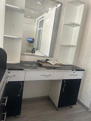 güzgü mebel: GK♎️
Salon güzgüsü yaxşı vəziyyətdədir qiymət 110 manat ünvan sumqayıt — 1