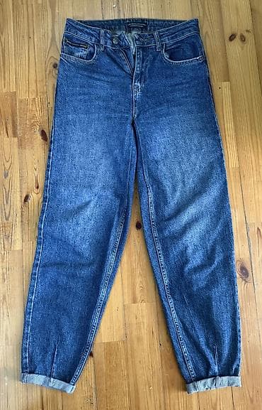 jeans: Her biri 10 azn satilir
baha alinib,az istifade olunub
051-434-50-82 — 4
