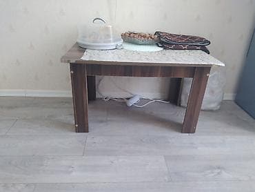 masa transformatoru: Aşağı ölçülü, taxta görünüşlü salon/mətbəx masası. - Material — 1