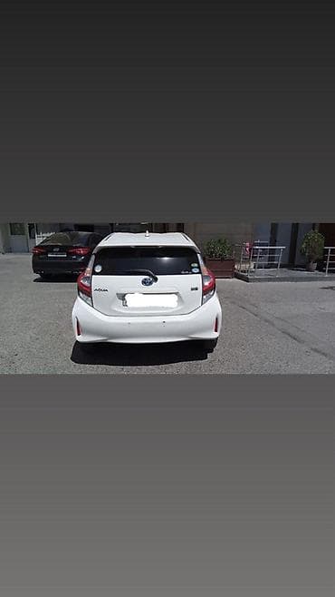 Toyota Aqua markalı avtomobil gündəlik taksi üçün arendaya verilir