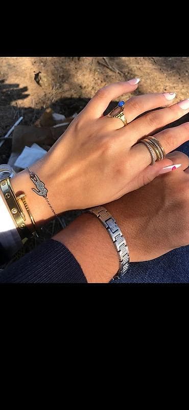 Çantalar: Gümüş rəngli iki ədəd lacoste biləklik dəsti. - Minimalist zəncir — 2