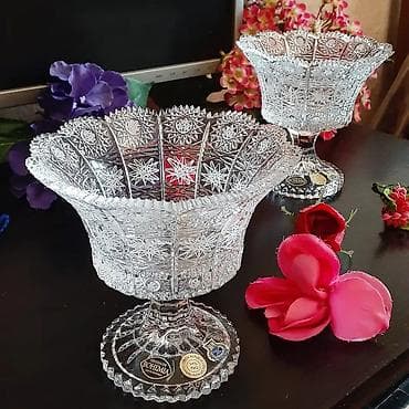 ag yolka: Bohemia firmasi konfet qabilar. 15 sm
cutu 110 azn — 1