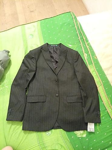 Aksesuarlar: Klassik zolaqlı kişilər üçün dördlük kostyum dəsti, 1 dəfə geyinilib — 2