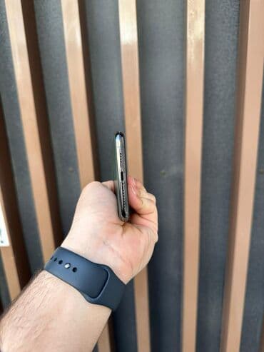 iphone 70: IPhone 11 Pro Max, 64 GB — 7