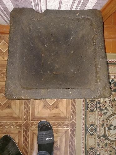 ucuz qab qacaqlar: Ağır daşdan yonulmuş dördkünc hovça/qab. Xüsusiyyətlər: - Material — 2