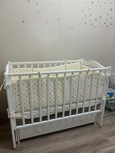 avtokreslo ucun baza: Oğlan və qız üçün, Dördbucaq, Beşik, Dəst ilə, Matras ilə, Yellənmə mexanizm ilə — 1