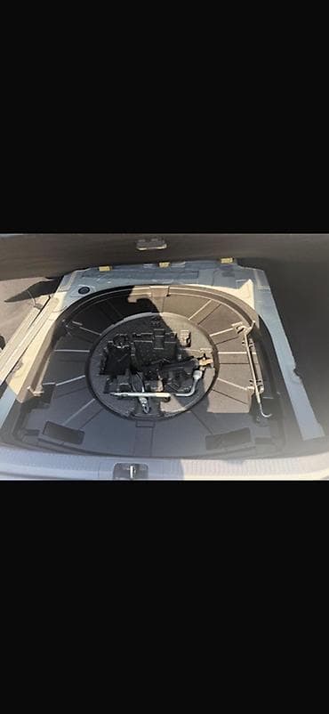 camry stop: Toyota Camry – ağ rəng, sedan kuzov, dinamik və zərif dizayn — 8