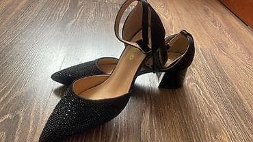 Ölçü: 39, rəng - Qara, Yeni