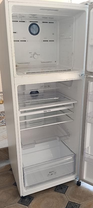 metbex soyuduculari: 2 qapılı Samsung Soyuducu Satılır, rəng - Ağ, Təkərli — 10