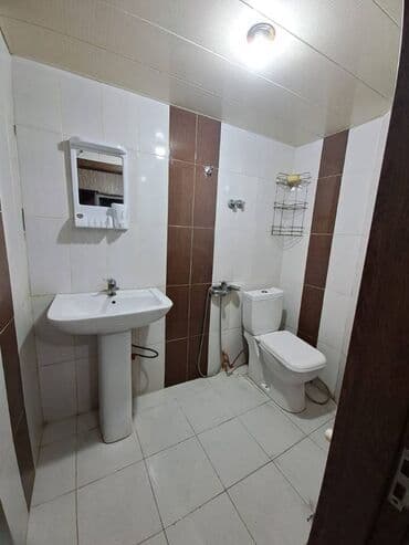 çiçək qəsəbəsi: Sabunçu rayonu,Bakıxanov qəsəbəsi,Akkord binalarında,2 otaqdan 3 otağa — 4