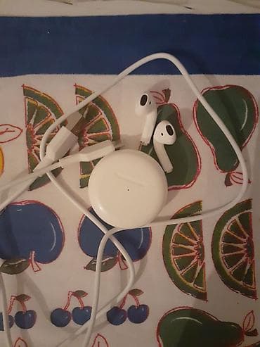airpods pro max qiymeti: Airpod satılır. Yenicə alınıb. 4 həftədirki istifadə olunub. Xanım — 4