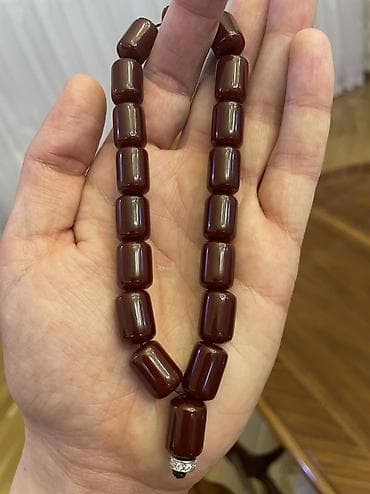 Alman Faturan köhnə təsbehdir.30-40yaşı var