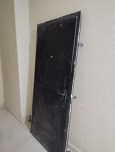 infacol kapi: Metall giriş qapısı - Material: polad/metal lövhə, möhkəm karkas - — 2