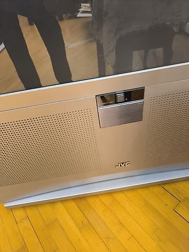 Kronşteynlər: Televizor JVC 50" — 2
