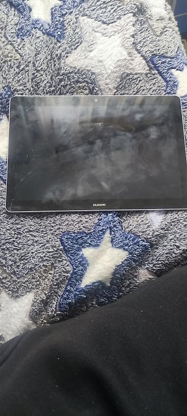 Huawei: Huawei planşet platasi yanib Xüsusiyyətlər: - Brend: Huawei - Korpus — 1