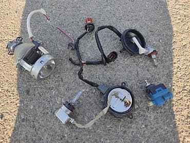lupalı led h4: Nissan Tiida (C11) üçün orijinal faranın komplekt hissələri - Linzalı — 2