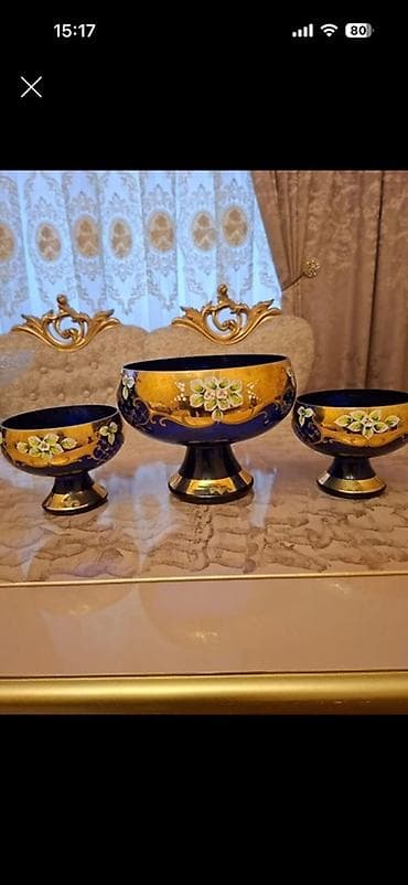 şuşe qapi: Dekorativ qab dəsti - 3 hissədən ibarət klassik ayaqlı qablar - Rəng — 1