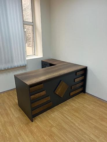 Yeni, İşçi üçün, Künc masa