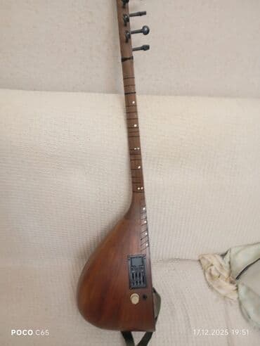 Elektro saz – akustik və səhnə üçün uyğun - Korpus: klassik saz