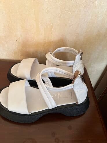 женские босоножки на танкетке: Ölçü: 39, rəng - Ağ, Yeni — 2