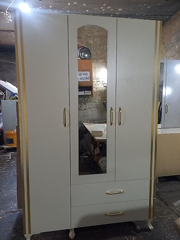 dəmir dolab: Yeni, 3 qapılı, Güzgülü, Bej, Digər material, Açılan, Düz dolab — 1