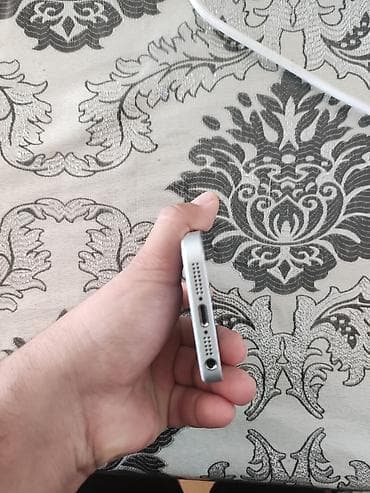 iphon 5 s: IPhone 5s, Gümüşü, Barmaq izi — 5