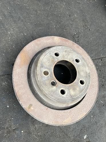 bmw z8: Qazan 70mnt,qapi rezinleri biri 25 mnt, oporni qabaq lar cütü 80mnt — 4
