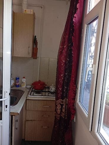 emircanda ev satisi: 2 otaqlı 3 otağa düzəldilmiş mənzil satılır. Bu yaxınlarda təmir — 4
