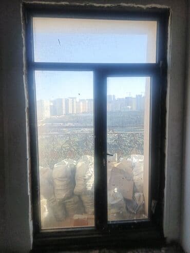 Taxta-şalban: PVC pəncərə – iki bölməli, biri açılan - Material: qara rəngli PVC — 3