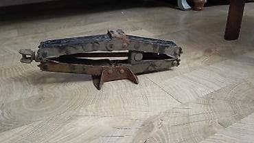 Avtomobil üçün mexaniki “gəlinciq” tipli domkrat. - Tip: Kəsici