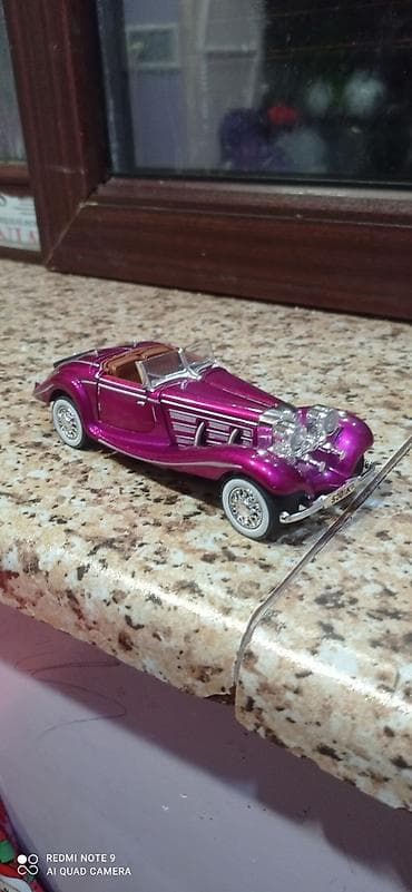 Metal maket avtomobil – klassik kabriolet model - Korpus: metal