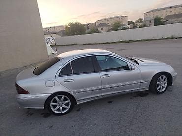 güzgü monitor: Mercedes-Benz C‑Class sedan (W203), gümüşü rəng. Texniki və xarici — 9
