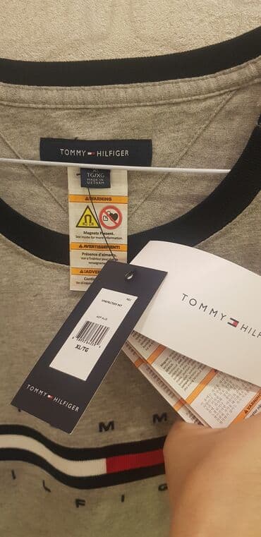 milli ordu forma: Teze xaricden alinib 40 $,iki yan ciyninde xususi magnitnen acilib — 6