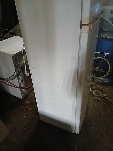 hitman 2: İki qapılı məişət soyuducusu - Üst hissədə dondurucu bölmə, alt — 2