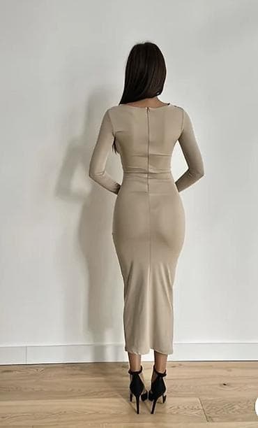 libaslar: Bej rəngli uzun don - Model: bədənə oturan, midi uzunluq (baldırdan — 3