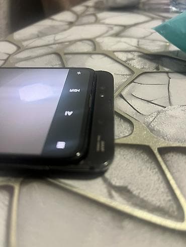 mi 17: Xiaomi Mi3, rəng - Qara, 
 Barmaq izi — 3