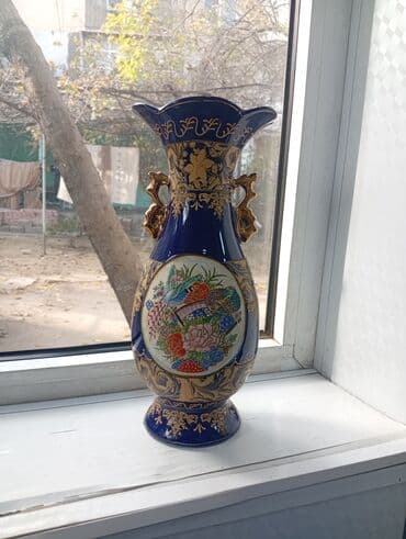 gul səbətləri: Bir vaza, Keramika — 1