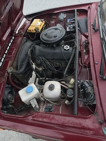 Автозапчасти: VAZ 2107 sedan - Korpus: 4 qapılı sedan, tünd qırmızı rəng, klassik — 7