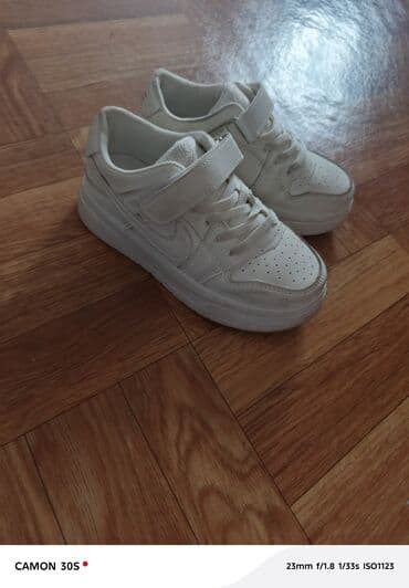 Krossovka, Qız üçün, 32