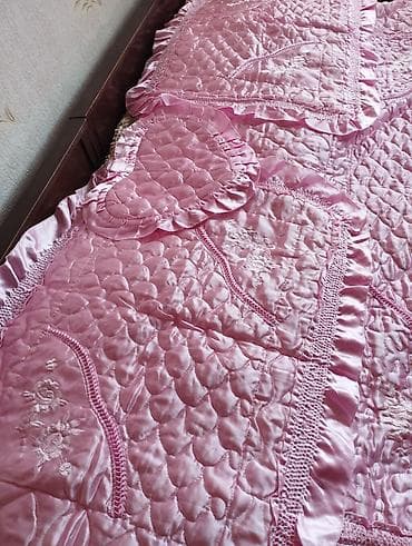 Yataq üçün rəng - Çəhrayı Yataq örtüyü