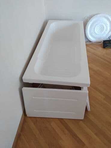 Mətbəx kranları: Ağ rəngdə, düzbucaqlı formalı vanna. Zərif dizaynı ilə hər bir vanna — 1