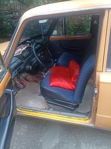 avto arenda: VAZ 2101 “Jiquli” sedan - Kuzov: 4 qapılı sedan, sarı rəng - Salon — 2