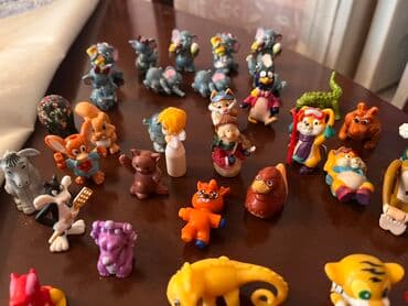 теннисный стол: Müxtəlif kolleksiya fiqurları dəsti - Təxminən 35+ ədəd kiçik — 9