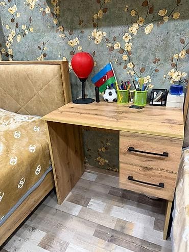 işlənmiş xalçalar: Yazi masasi 70×50 xirdalanda — 2