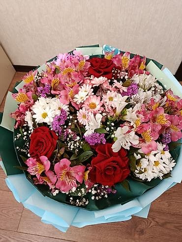 pion gulu: Gül buketləri satılır Dünən alınıb suda saxlanılıb soyuq hava — 3