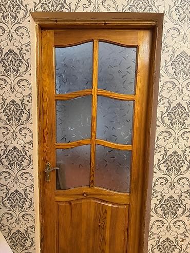 Ağac qapı və pəncərə dəsti 2əd otaq qapısı satılır əlavə bir pencere
