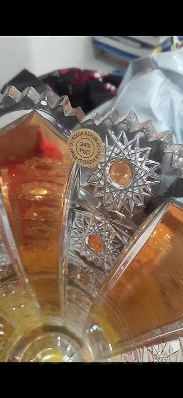 stolustu sufreler: Bir vaza, Xrustal — 2