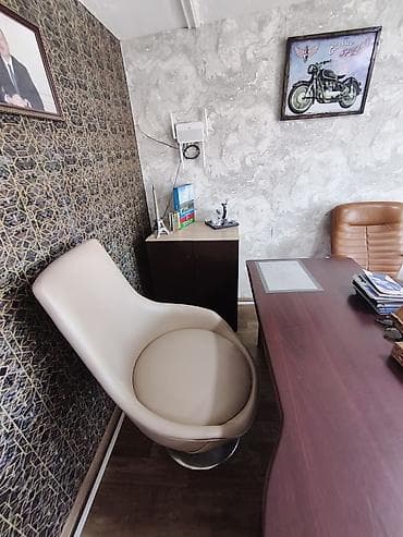 kuxna skafi: Böyük ofis masası, 3 Kreslo ilə Bir TV altlığı ( gəmi satılmır) 1 — 3