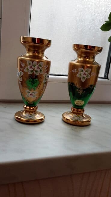 toy gülləri: Bogema vaza, əl işi, Çex malı, yeni. Cütü 120 azn, hündürlüyü 19 sm — 1