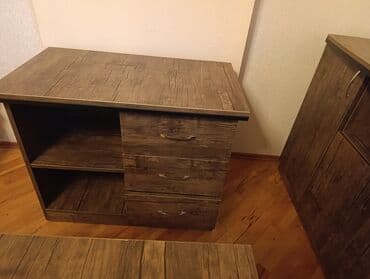 рабочий кабинет руководителя: Mebel dəsti - İş masası: Geniş iş səthi, ön hissədəki dekorativ üfüqi — 4